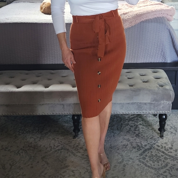 Brown sweater pencil skirt - Picture 1 of 16